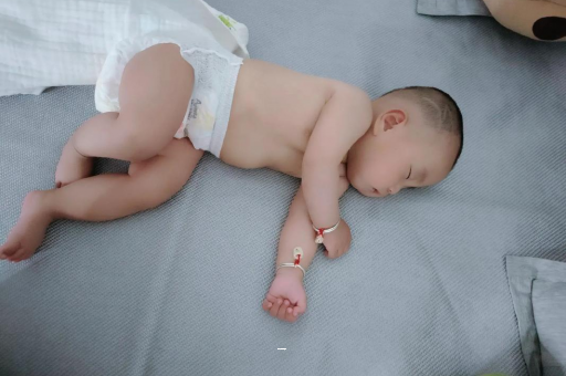 呼和浩特孕妇肚脐周围发青
